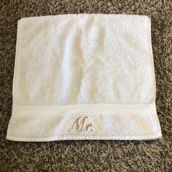 NWOT Mr. & Mrs. white hand towels for newlyweds with gold embroidery - Picture 3 of 4